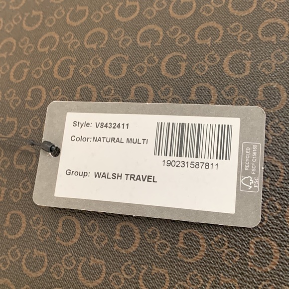 Guess Walsh Travel Tote with pouch NEW with tags! - Picture 3 of 10